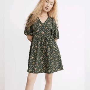 MadewellGreen Floral Puff Sleeve V-Neck Dress